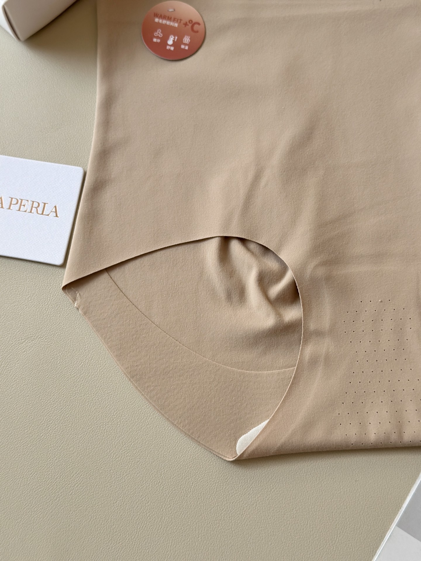 🌾LaPerla秋冬磨毛高腰收腹裤：藏在暖衣里的身材魔法颜色:四条装尺码:均码，适合80-145斤款号: