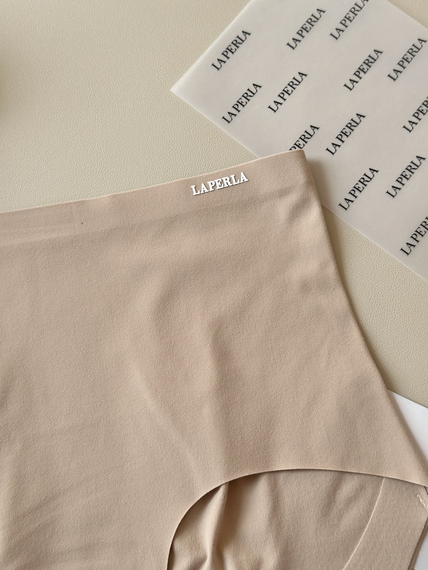 🌾LaPerla秋冬磨毛高腰收腹裤：藏在暖衣里的身材魔法颜色:四条装尺码:均码，适合80-145斤款号: