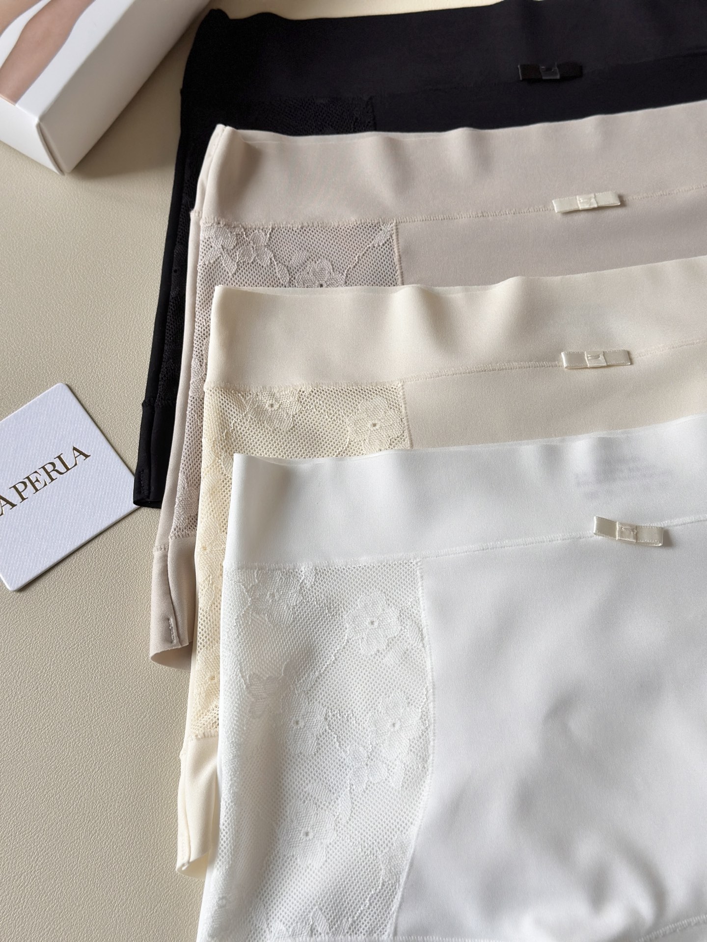 LaPerla新款10A抑菌无痕内裤+安全裤二合一女士中腰安全裤一体内裤◦ 功能：兼具内裤与安全裤的作用