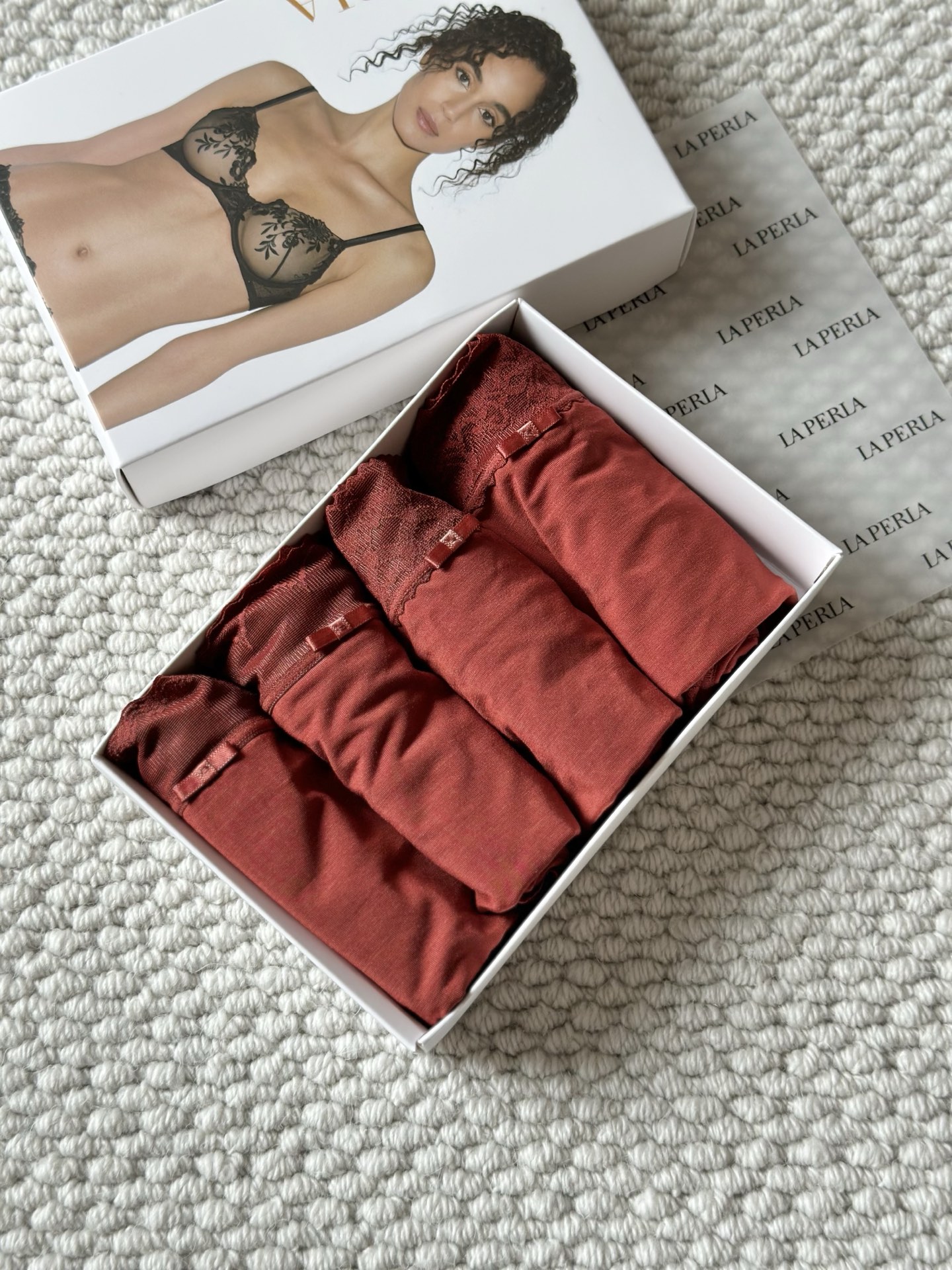 新品❤️LP红色莫代尔中腰女士内裤裸感面料，质感软柔舒适，给带您来全天候的肤亲体验，新年新气象； 本命年