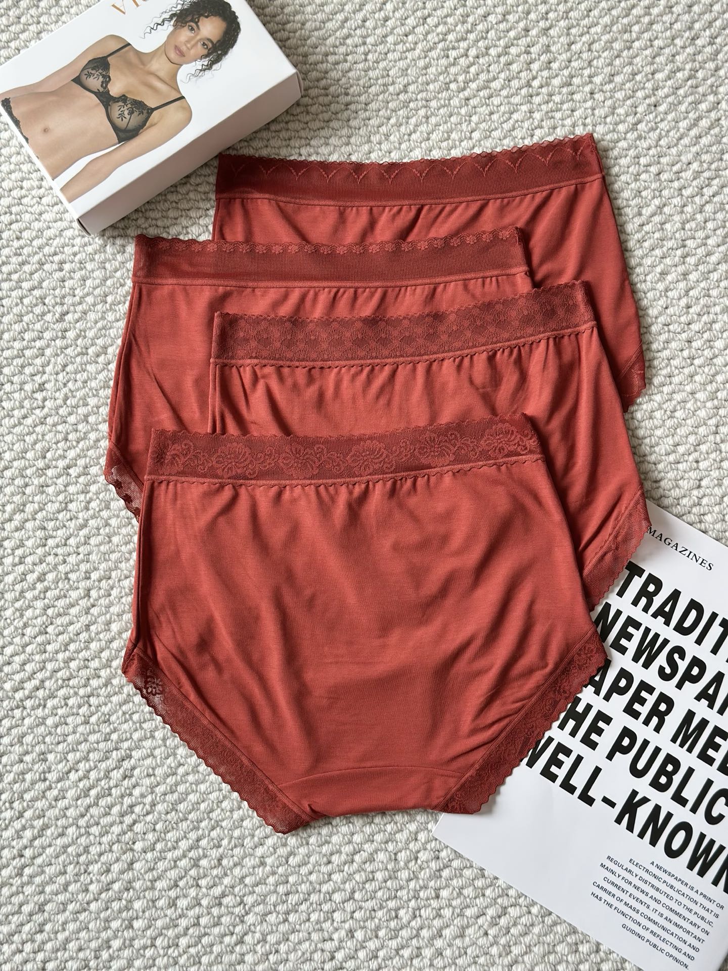 新品❤️LP红色莫代尔中腰女士内裤裸感面料，质感软柔舒适，给带您来全天候的肤亲体验，新年新气象； 本命年