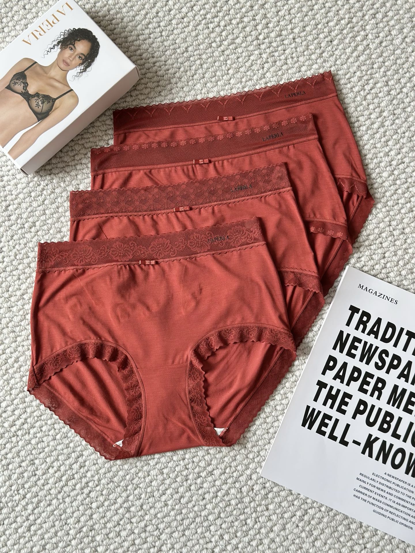 新品❤️LP红色莫代尔中腰女士内裤裸感面料，质感软柔舒适，给带您来全天候的肤亲体验，新年新气象； 本命年