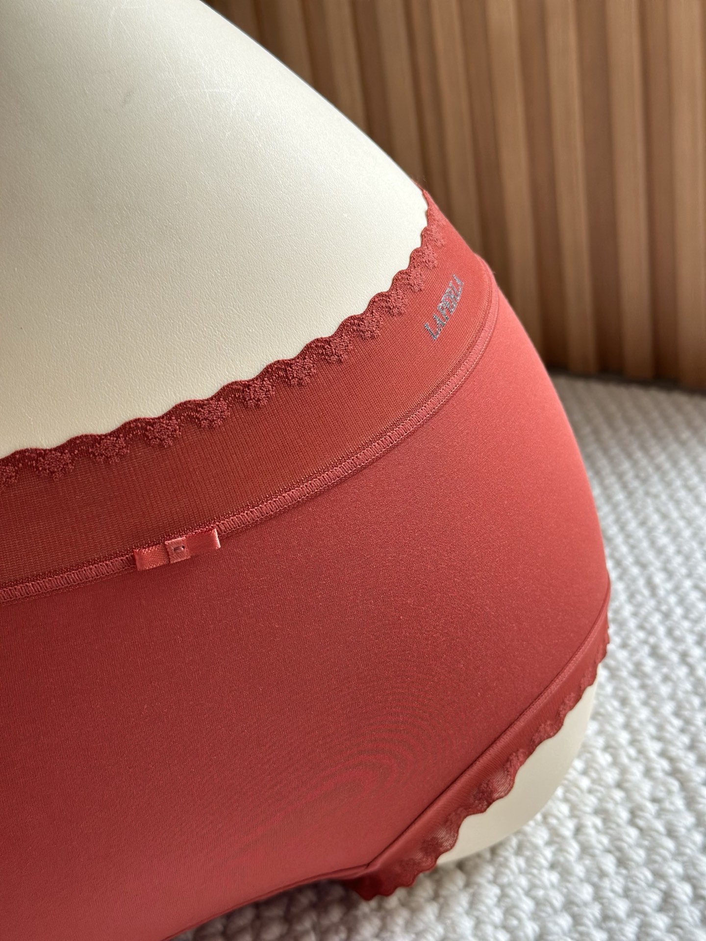 新品❤️LP红色莫代尔中腰女士内裤裸感面料，质感软柔舒适，给带您来全天候的肤亲体验，新年新气象； 本命年