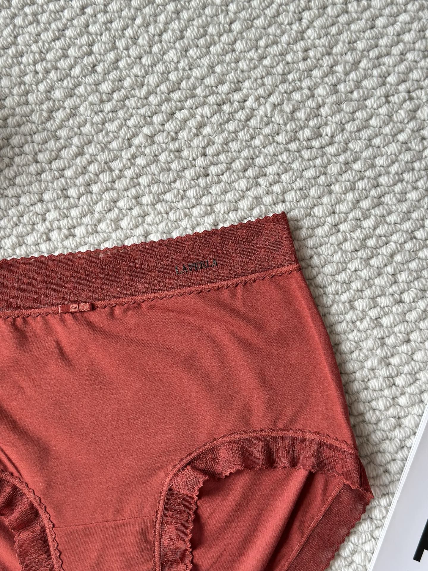 新品❤️LP红色莫代尔中腰女士内裤裸感面料，质感软柔舒适，给带您来全天候的肤亲体验，新年新气象； 本命年