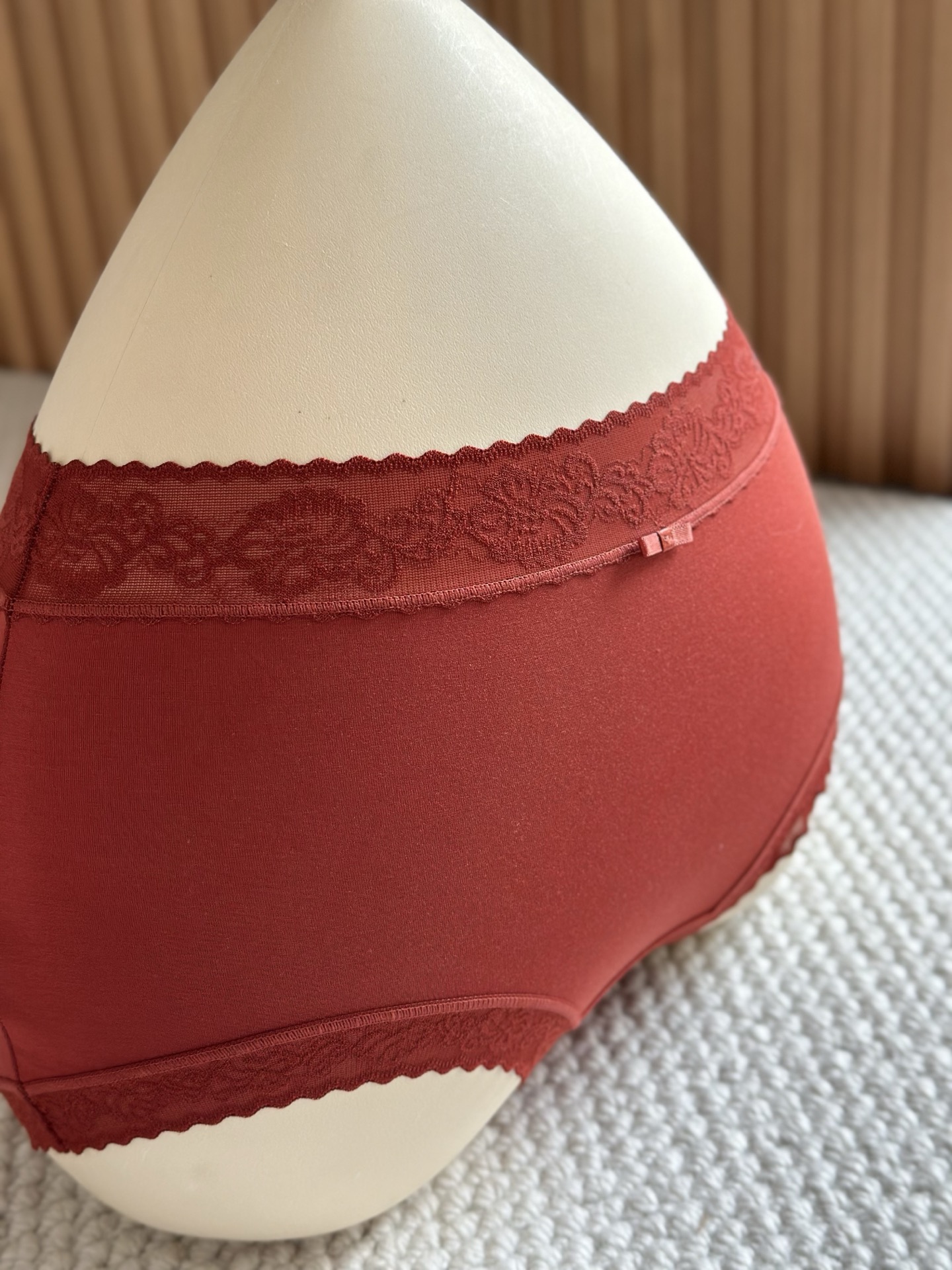 新品❤️LP红色莫代尔中腰女士内裤裸感面料，质感软柔舒适，给带您来全天候的肤亲体验，新年新气象； 本命年