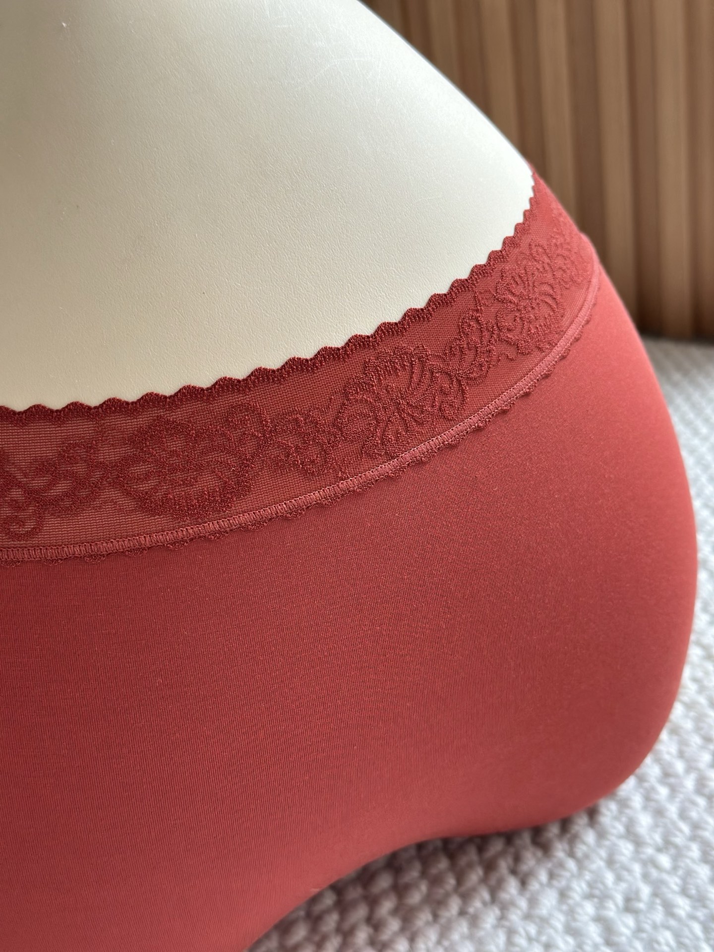 新品❤️LP红色莫代尔中腰女士内裤裸感面料，质感软柔舒适，给带您来全天候的肤亲体验，新年新气象； 本命年