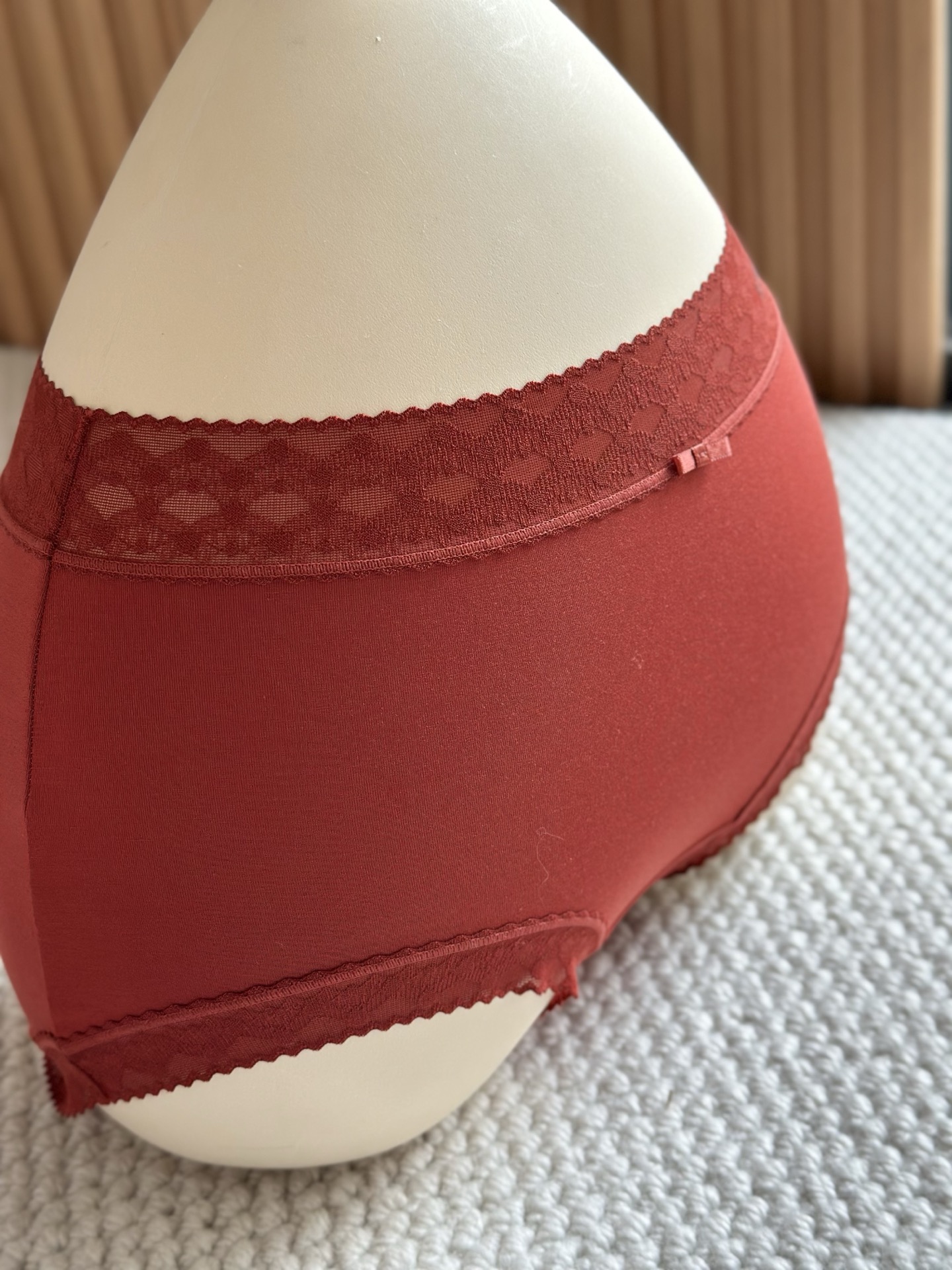 新品❤️LP红色莫代尔中腰女士内裤裸感面料，质感软柔舒适，给带您来全天候的肤亲体验，新年新气象； 本命年