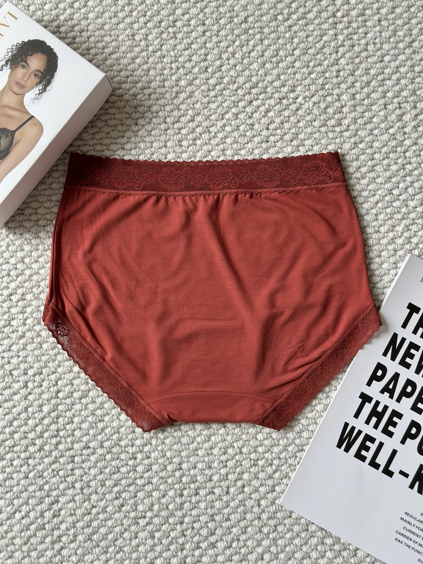 新品❤️LP红色莫代尔中腰女士内裤裸感面料，质感软柔舒适，给带您来全天候的肤亲体验，新年新气象； 本命年