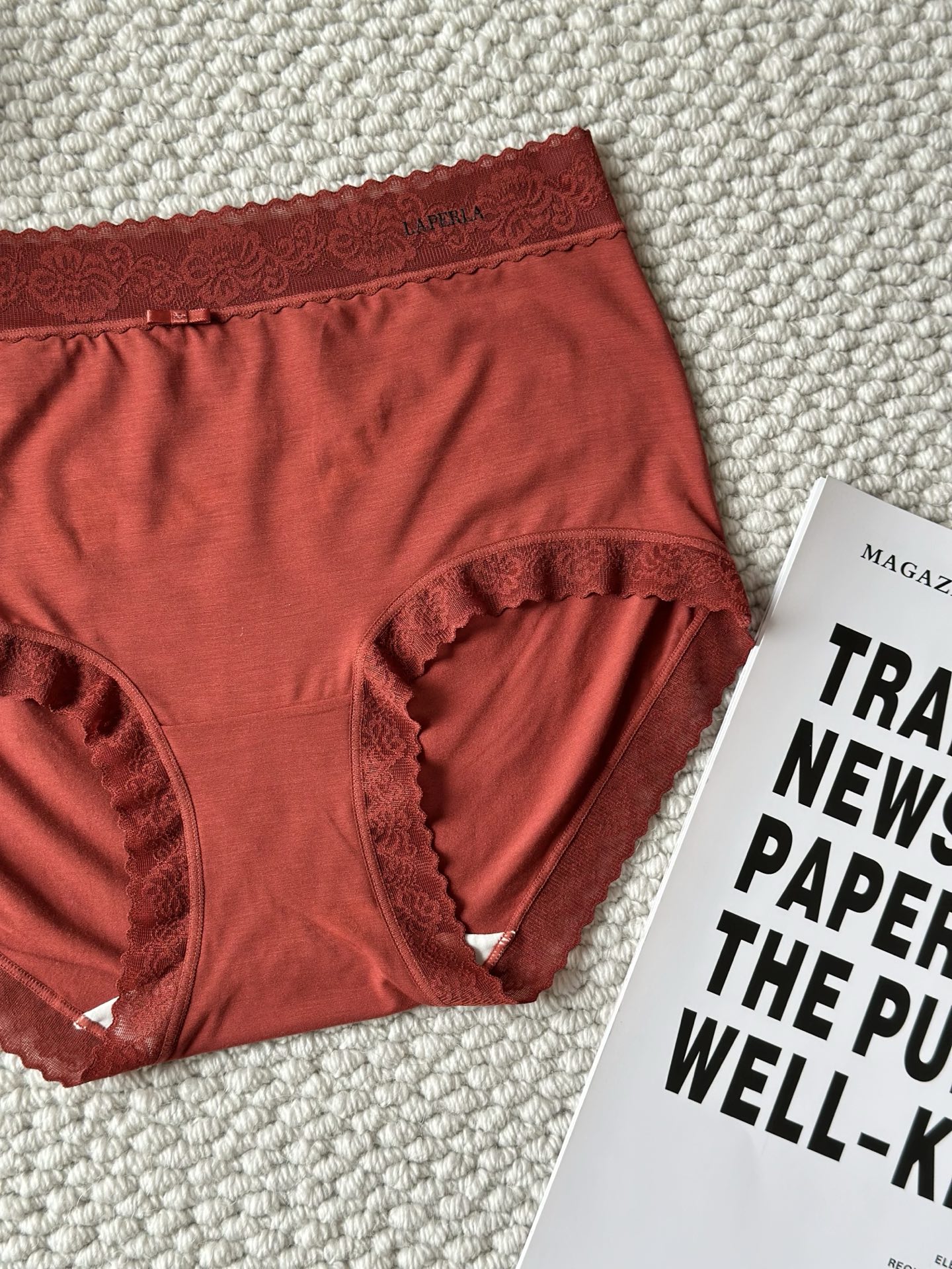 新品❤️LP红色莫代尔中腰女士内裤裸感面料，质感软柔舒适，给带您来全天候的肤亲体验，新年新气象； 本命年