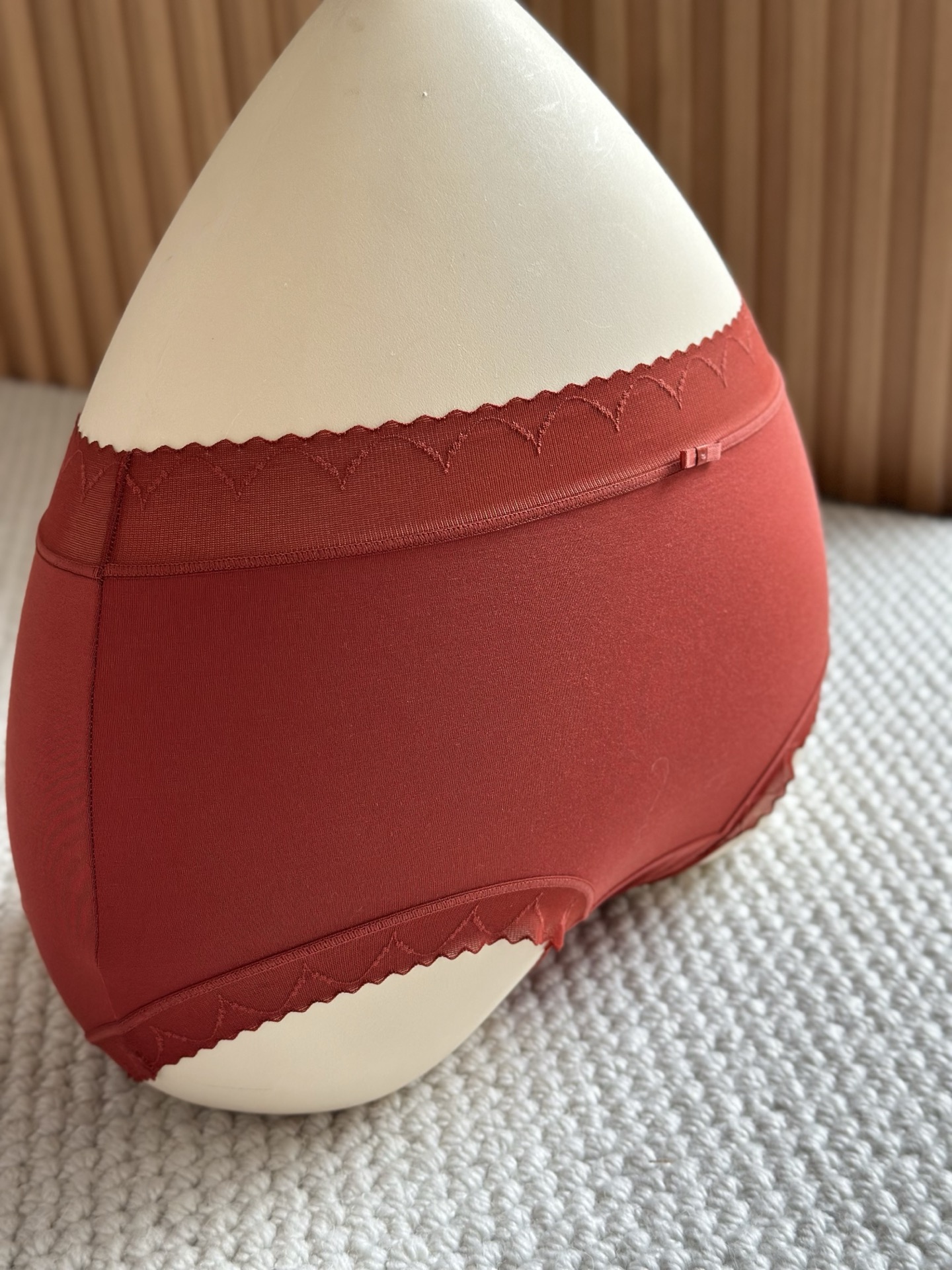 新品❤️LP红色莫代尔中腰女士内裤裸感面料，质感软柔舒适，给带您来全天候的肤亲体验，新年新气象； 本命年