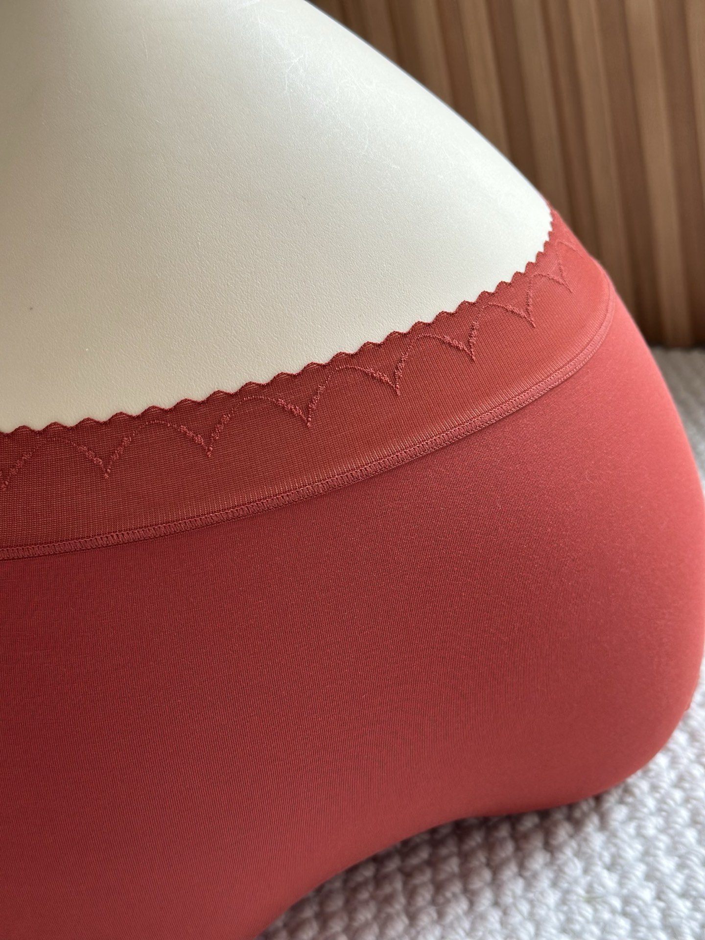 新品❤️LP红色莫代尔中腰女士内裤裸感面料，质感软柔舒适，给带您来全天候的肤亲体验，新年新气象； 本命年