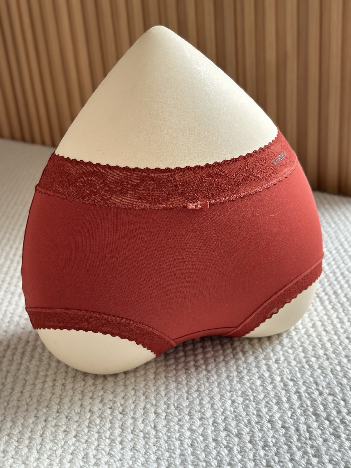 新品❤️LP红色莫代尔中腰女士内裤裸感面料，质感软柔舒适，给带您来全天候的肤亲体验，新年新气象； 本命年