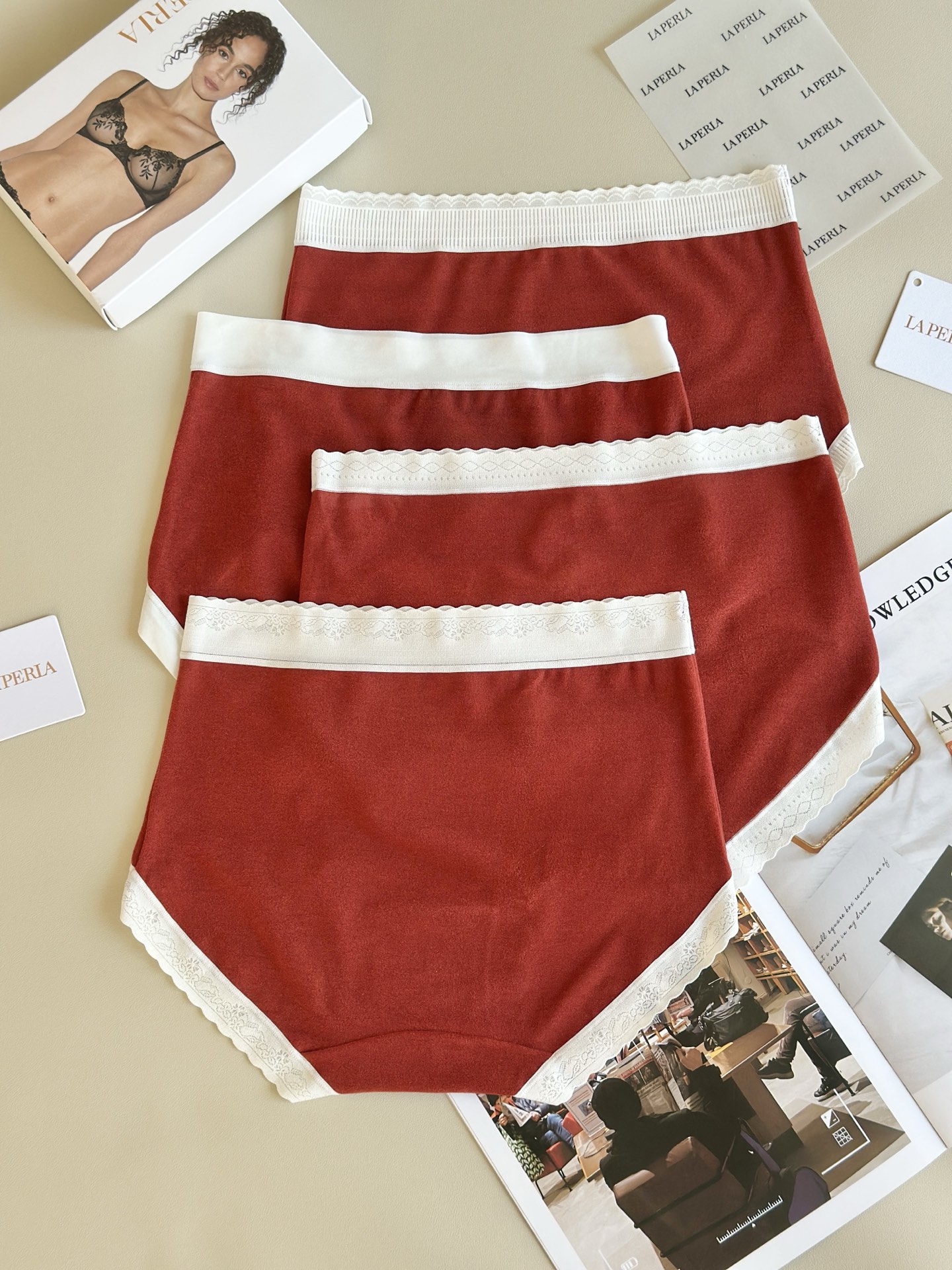 秋冬laPerla新款冬季无痕磨毛厚款德绒女士中腰三角内裤 大红中国红春节吉祥必备品冬季爆款舒适磨毛面料