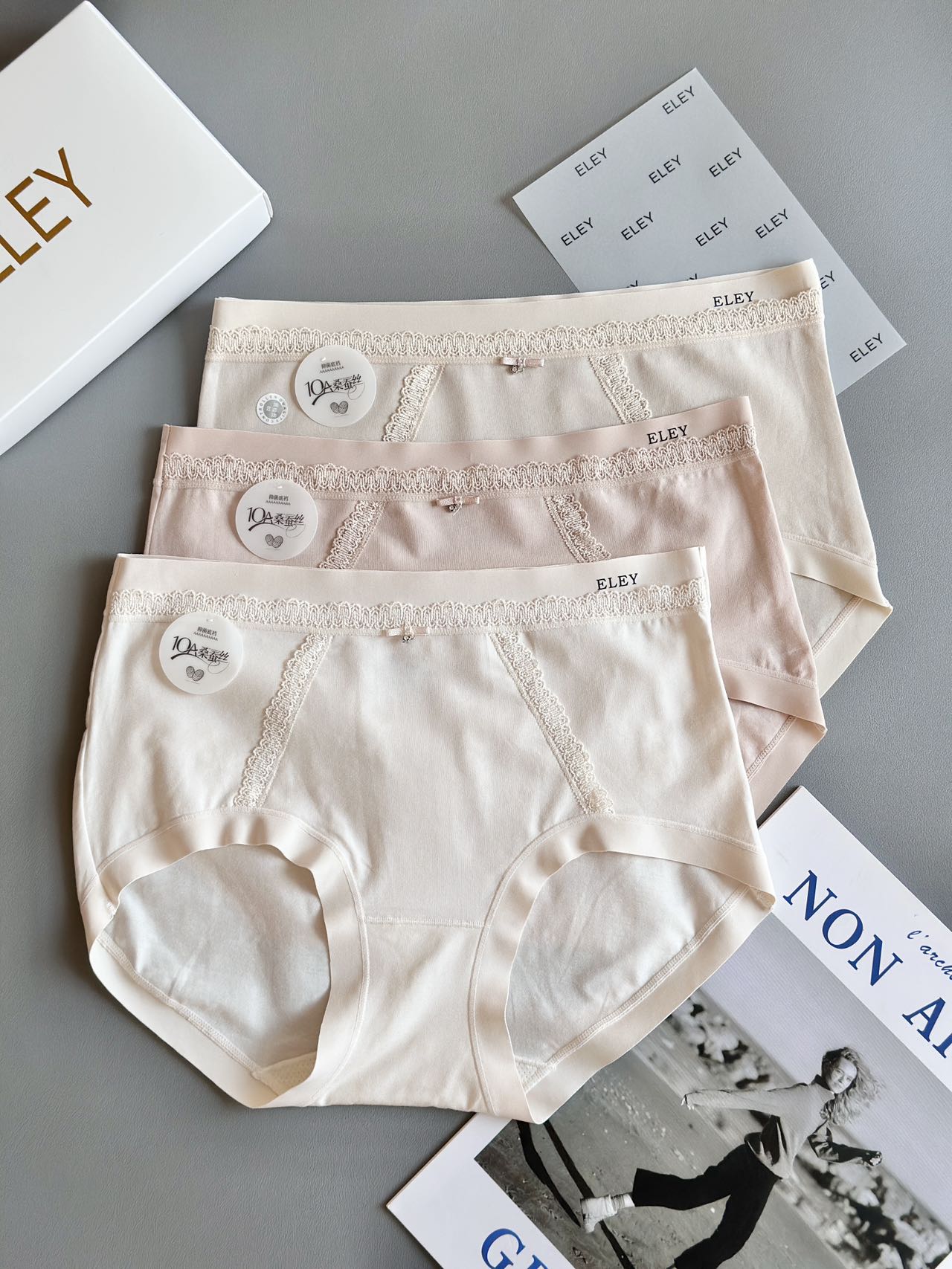 ELEY法式赫本内裤｜80支棉质，桑蚕丝底裆，中腰女士内裤 主打透气舒适返古颜色:三条礼盒装尺码:均码，