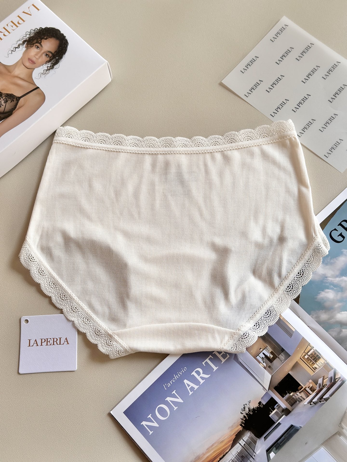 ⚠️‼️‼️ LaPerla 新款舒适天花板裸感莫代尔桑蚕丝内裤软乎乎的细腻手感桑蚕丝加长裆10A抑菌【