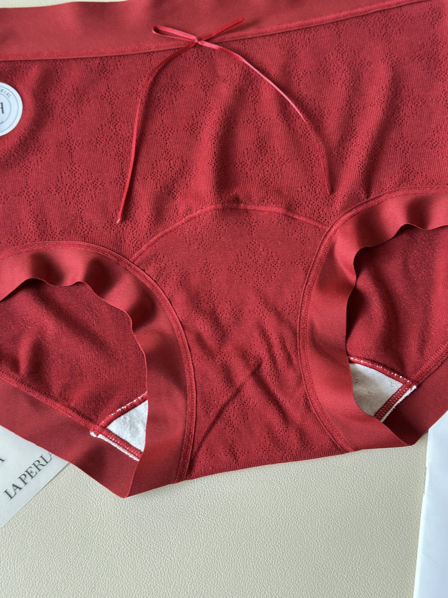 ‼️‼️福利面料：LaPerla大蝴蝶结镂空舒适再生纤维素纤维高配比面料001底档：100棉执行标准：G