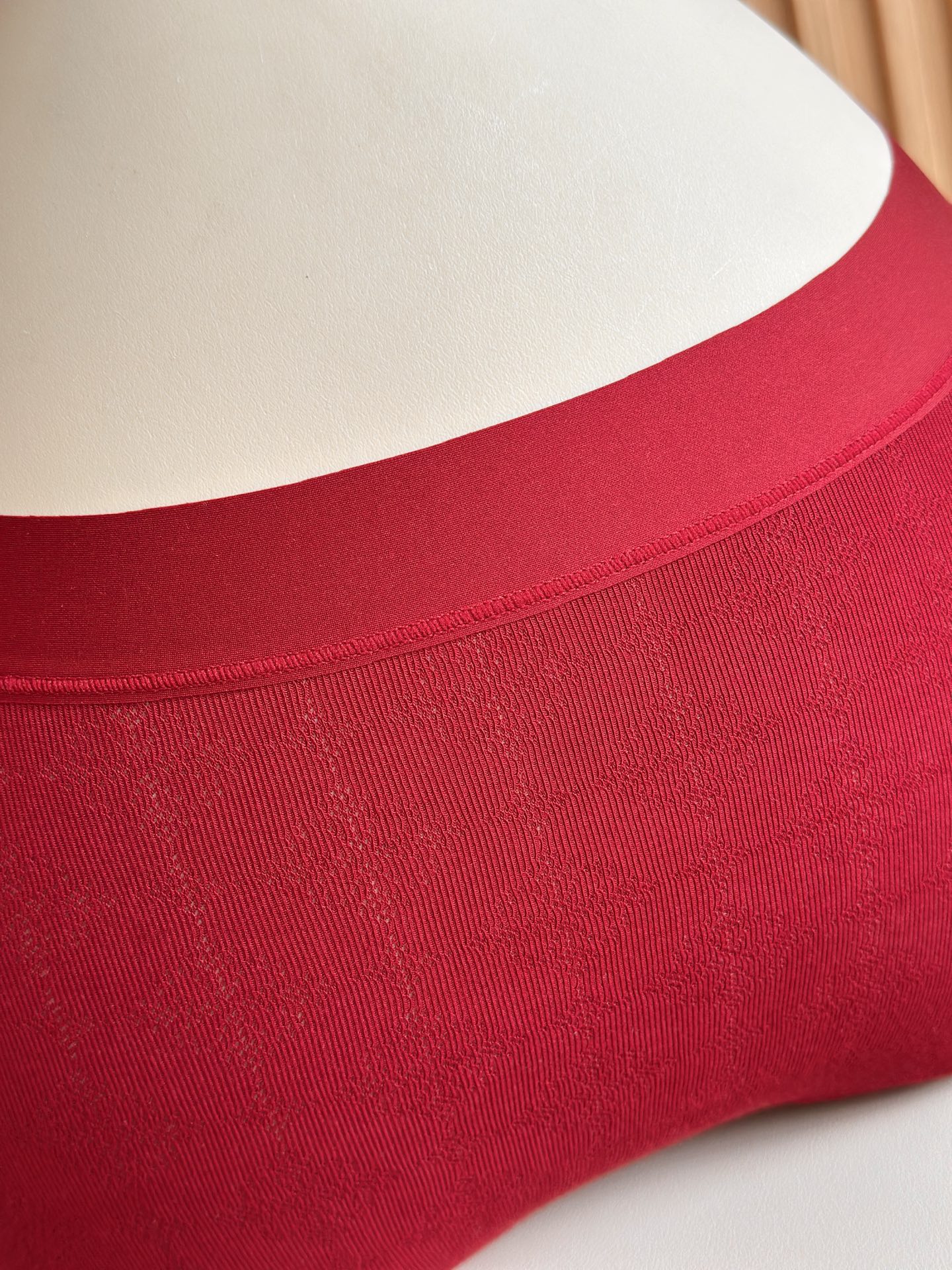 ‼️‼️福利面料：LaPerla大蝴蝶结镂空舒适再生纤维素纤维高配比面料001底档：100棉执行标准：G