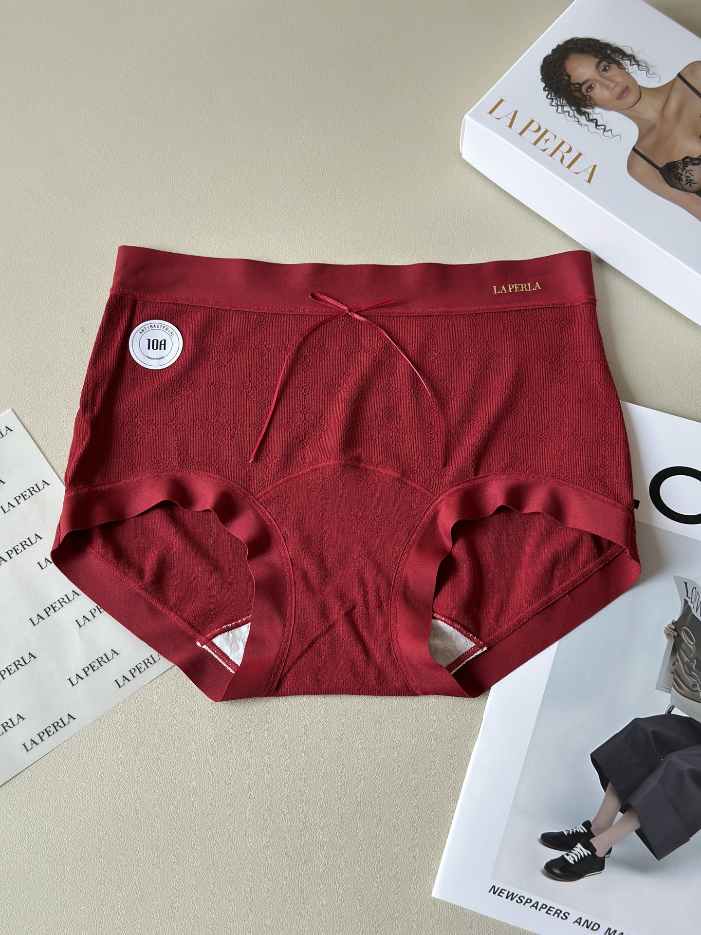 ‼️‼️福利面料：LaPerla大蝴蝶结镂空舒适再生纤维素纤维高配比面料001底档：100棉执行标准：G