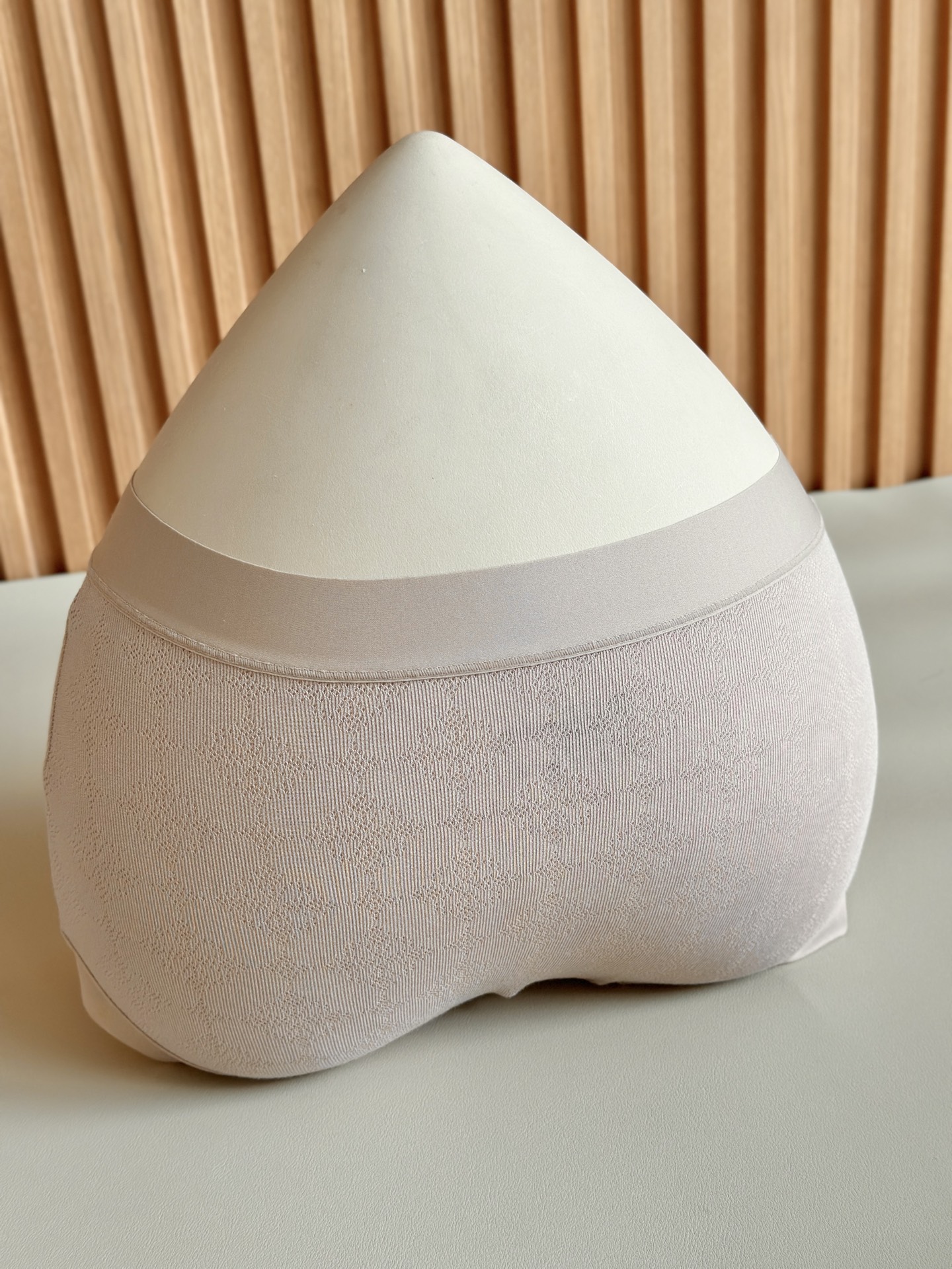 ‼️‼️福利面料：LaPerla大蝴蝶结镂空舒适再生纤维素纤维高配比面料001底档：100棉执行标准：G