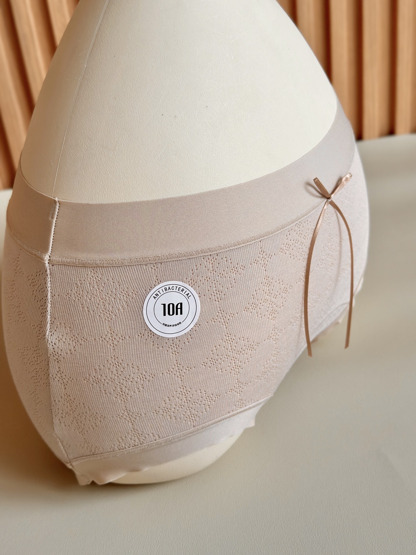 ‼️‼️福利面料：LaPerla大蝴蝶结镂空舒适再生纤维素纤维高配比面料001底档：100棉执行标准：G