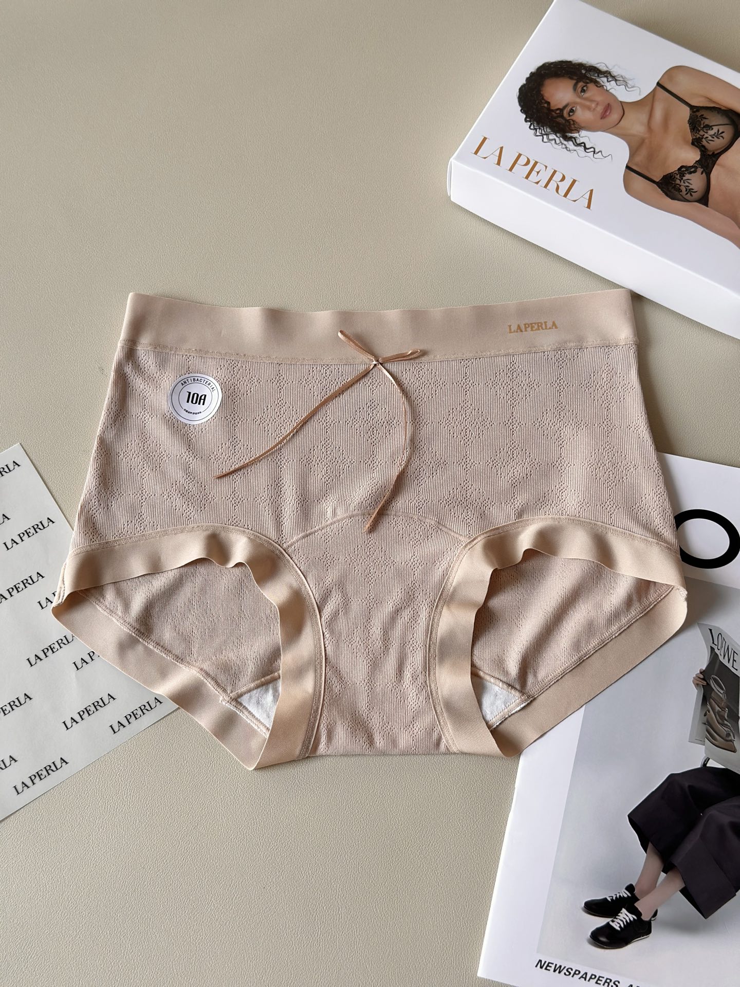 ‼️‼️福利面料：LaPerla大蝴蝶结镂空舒适再生纤维素纤维高配比面料001底档：100棉执行标准：G