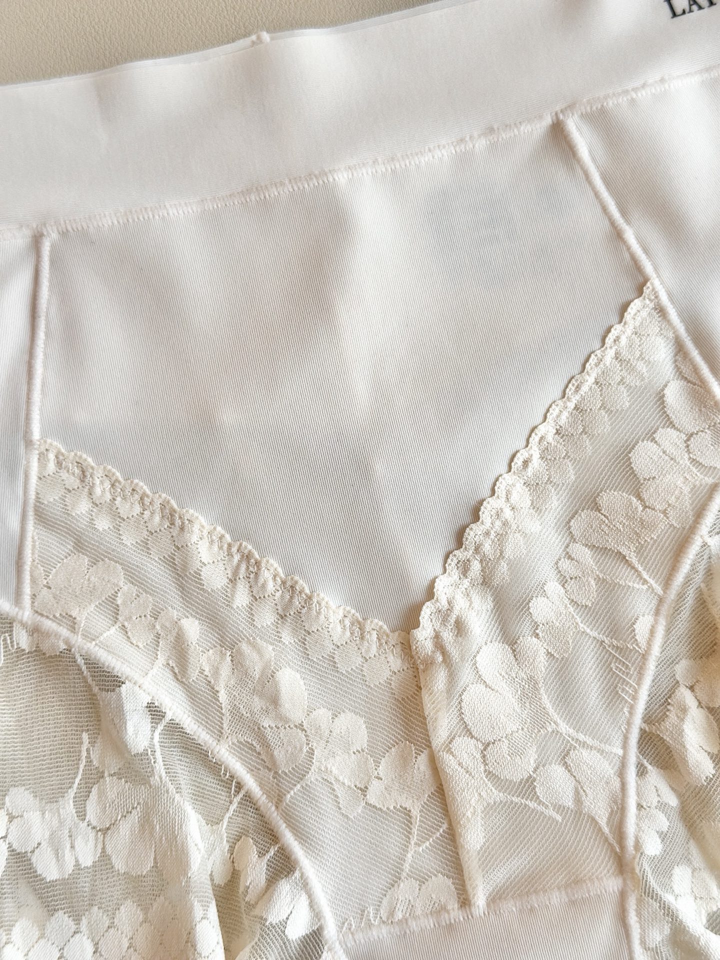 ‼️‼️ LaPerla 2026新款｜精致提花蕾丝内裤高级哑光肌理，软糯亲肤无感无痕工艺，高腰包裹更显