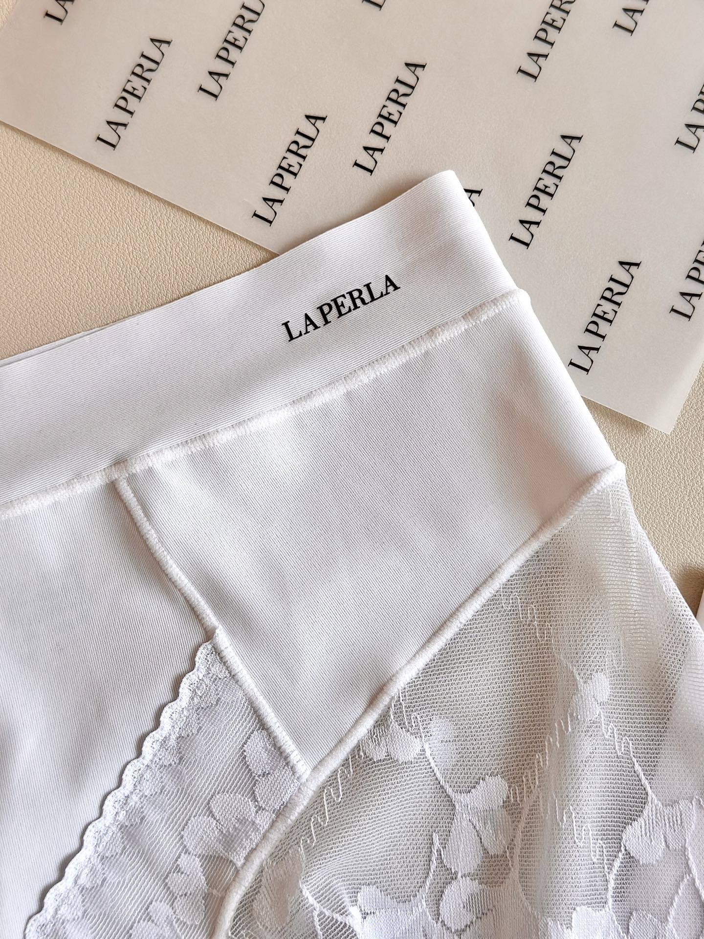 ‼️‼️ LaPerla 2026新款｜精致提花蕾丝内裤高级哑光肌理，软糯亲肤无感无痕工艺，高腰包裹更显