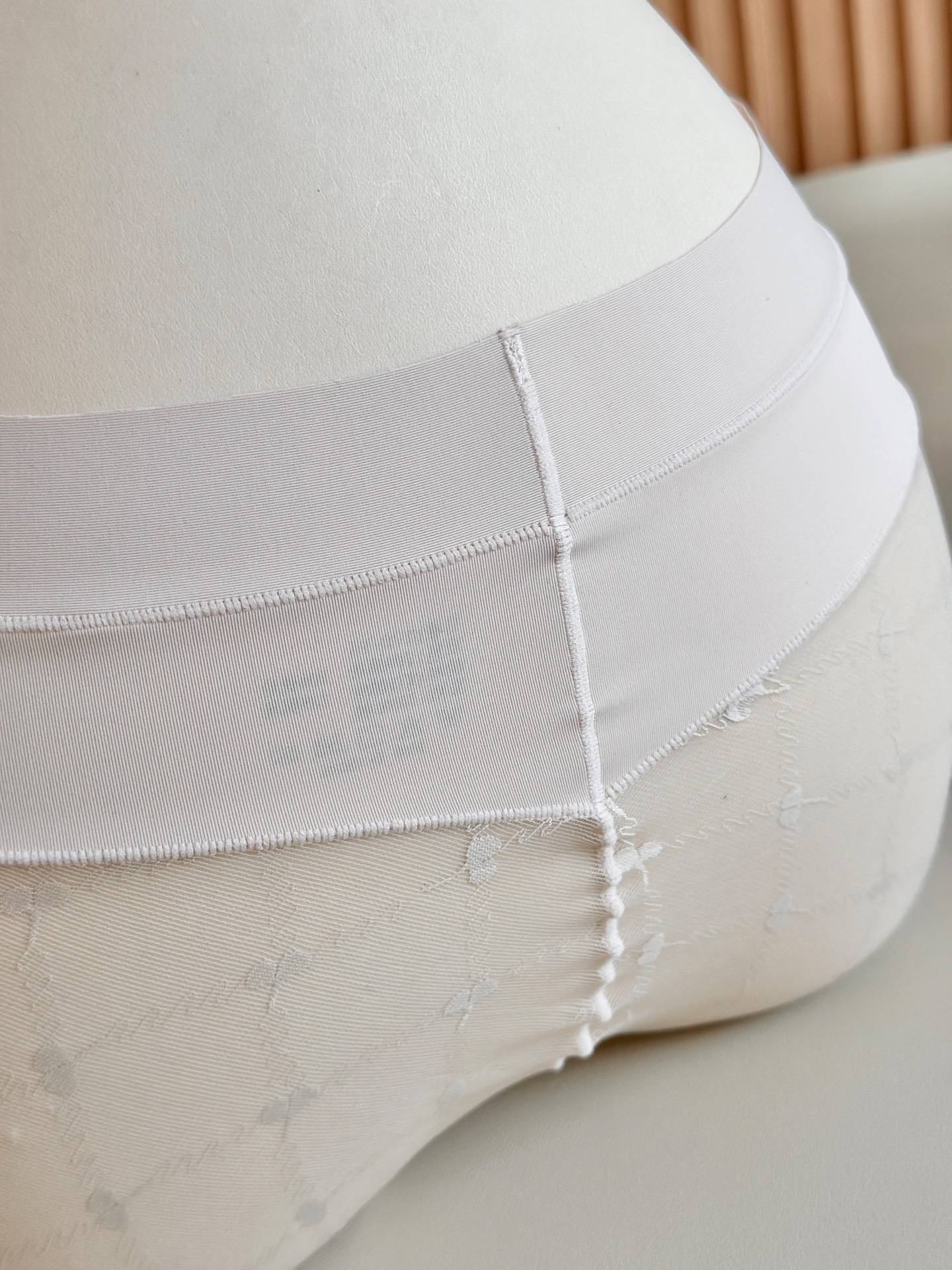 ‼️‼️ LaPerla 2026新款｜精致提花蕾丝内裤高级哑光肌理，软糯亲肤无感无痕工艺，高腰包裹更显