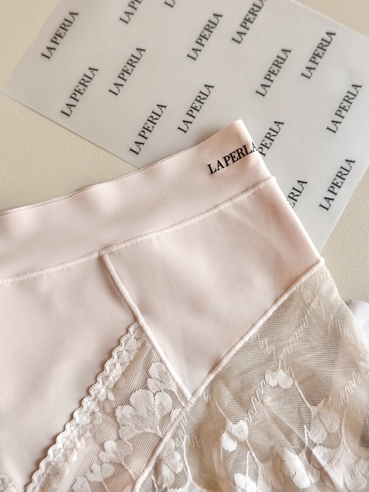 ‼️‼️ LaPerla 2026新款｜精致提花蕾丝内裤高级哑光肌理，软糯亲肤无感无痕工艺，高腰包裹更显