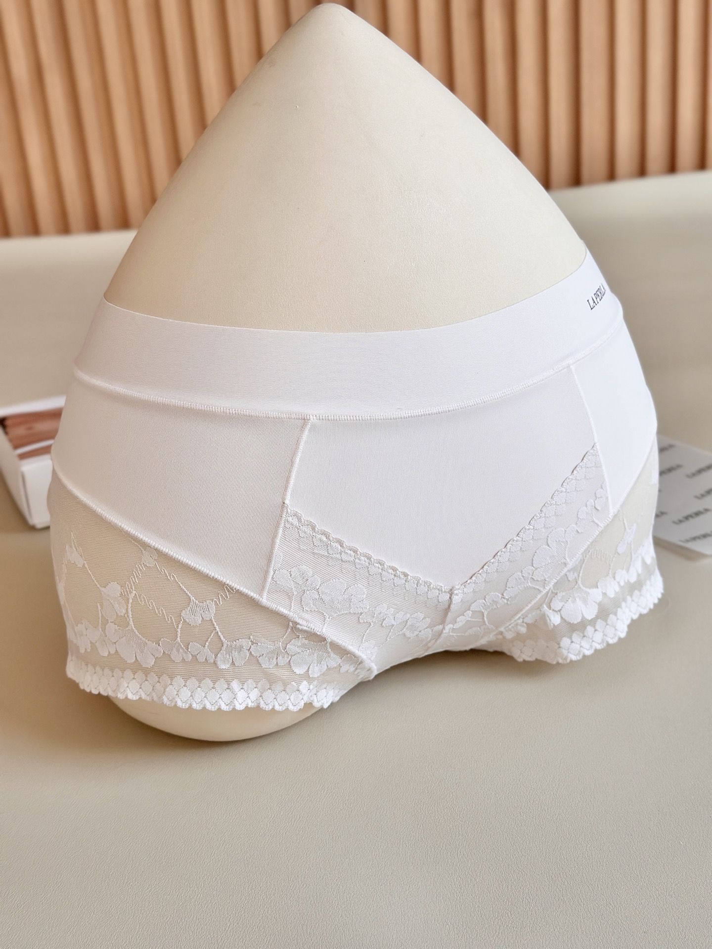‼️‼️ LaPerla 2026新款｜精致提花蕾丝内裤高级哑光肌理，软糯亲肤无感无痕工艺，高腰包裹更显
