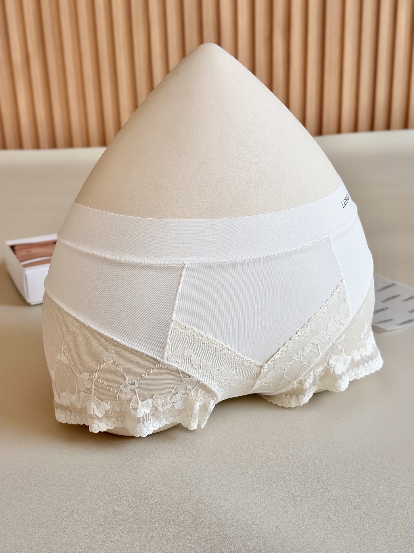 ‼️‼️ LaPerla 2026新款｜精致提花蕾丝内裤高级哑光肌理，软糯亲肤无感无痕工艺，高腰包裹更显