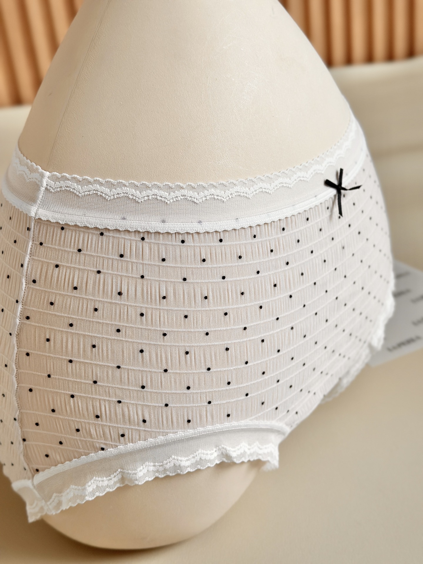 La Perla 新款泡泡纱女士内裤，意大利奢享质感，自带温柔肌理。超柔云朵触感，高弹无痕不勒，贴身如第