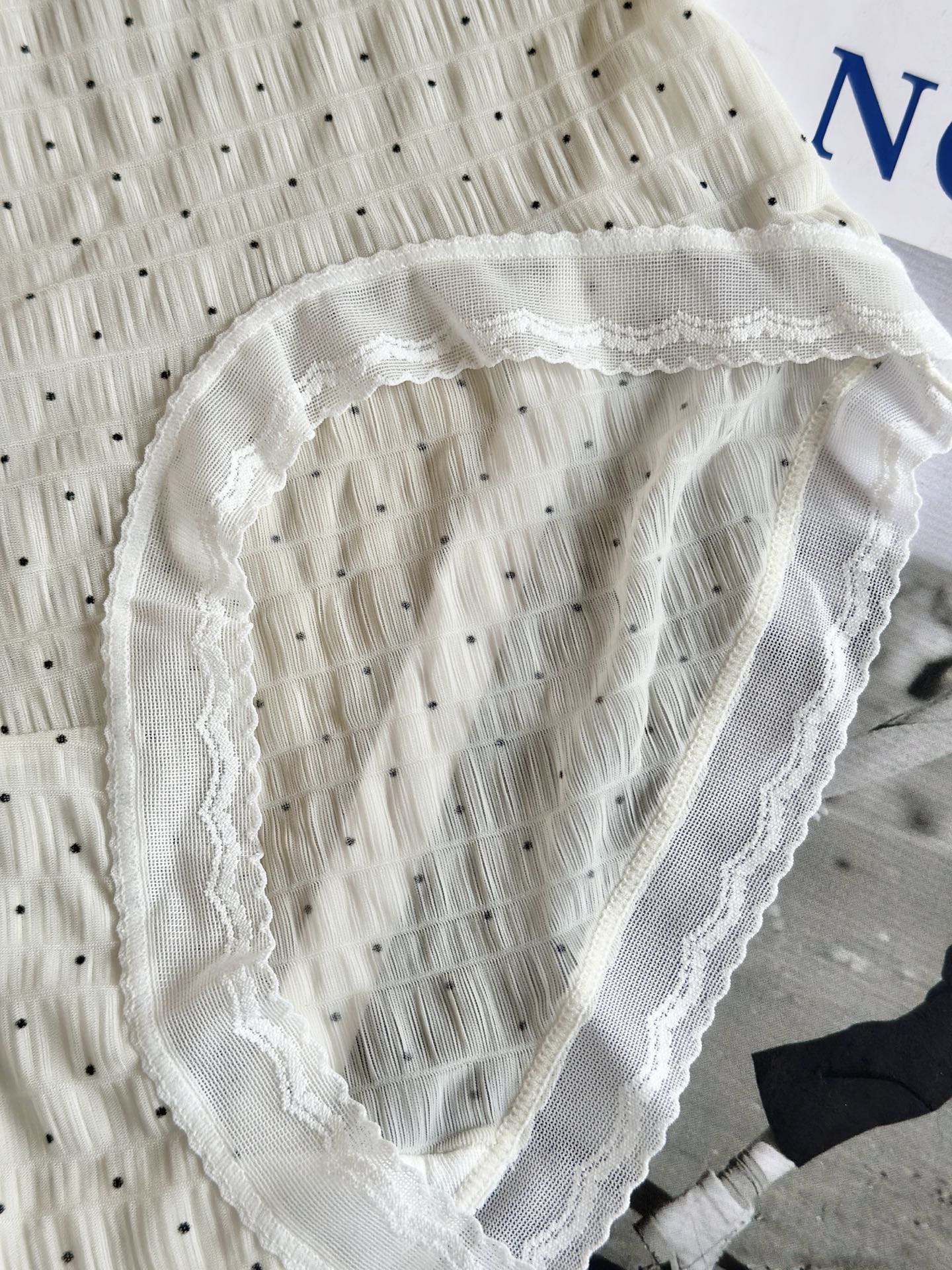 La Perla 新款泡泡纱女士内裤，意大利奢享质感，自带温柔肌理。超柔云朵触感，高弹无痕不勒，贴身如第