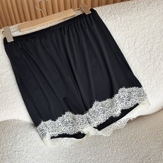 LP吊带短裤家居服套装💗精致的花边,优雅高级感,心机V领美化胸部线条,一件令人无法抗拒的家居睡衣,质感满 LP吊带短裤家居服套装💗精致的花边,优雅高级感,心机V领美化胸部线条,一件令人无法抗拒的家居睡衣,质感满