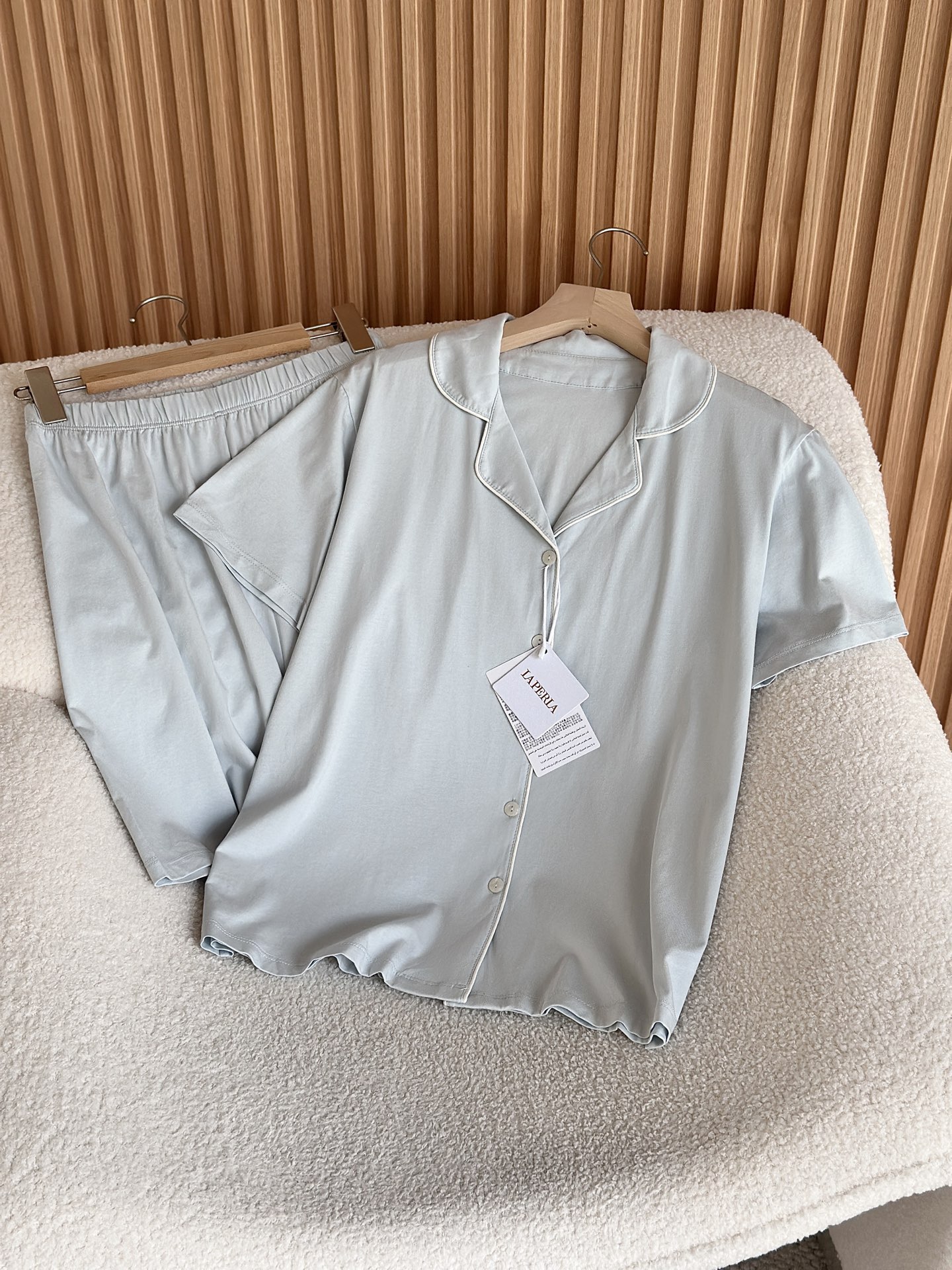 ⚠️⚠️‼️‼️🆕LP春夏蚕养·开襟家居服（短袖短裤）睡衣套装棉+人棉混纺，再加入桑蚕丝成分，带来爽滑亲