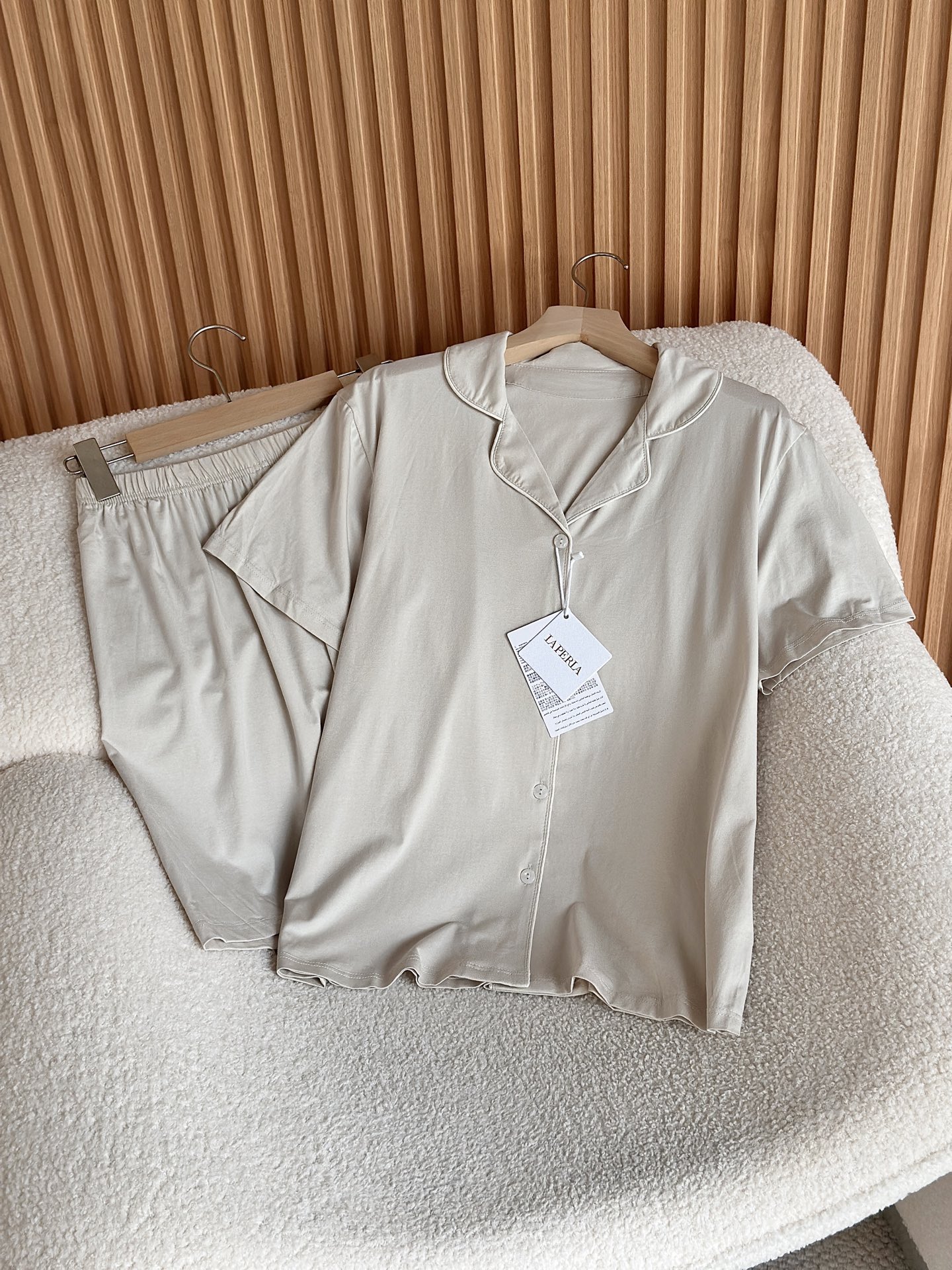 ⚠️⚠️‼️‼️🆕LP春夏蚕养·开襟家居服（短袖短裤）睡衣套装棉+人棉混纺，再加入桑蚕丝成分，带来爽滑亲