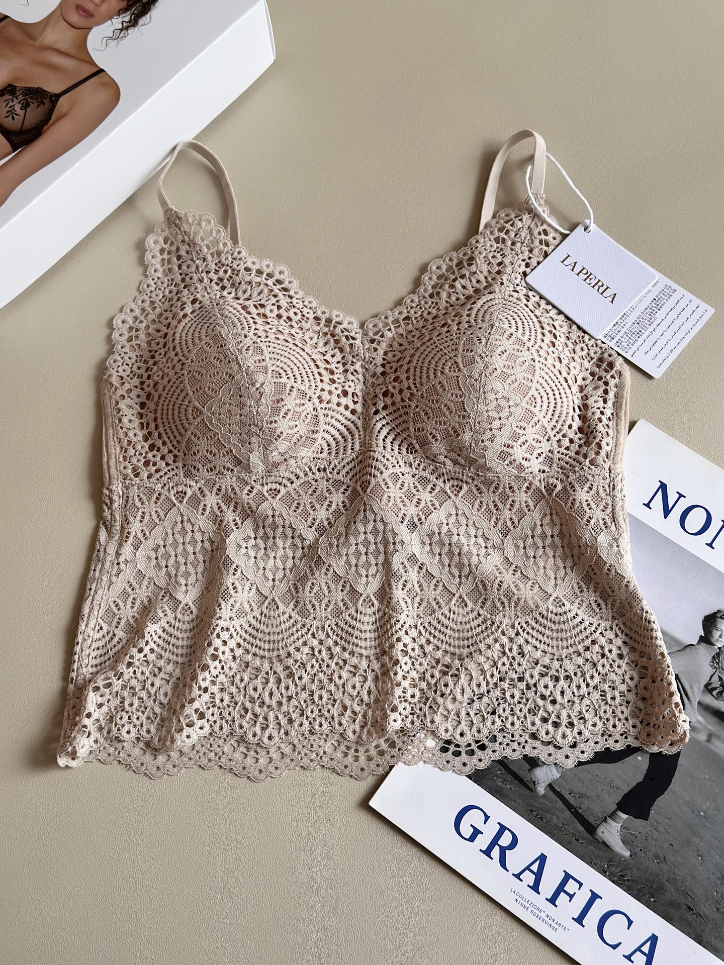 ‼️‼️⚠️⚠️品名：LAPERLA新款浮光缕影·立体浮雕软蕾丝美背内衣款号：396 颜色：香槟（撞色）