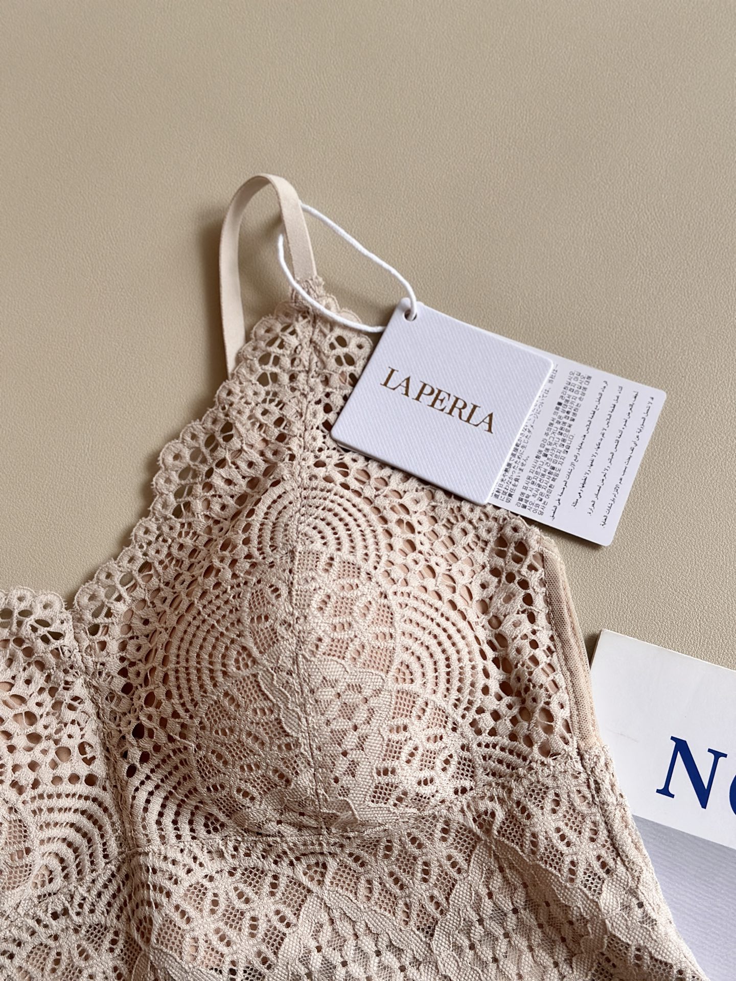 ‼️‼️⚠️⚠️品名：LAPERLA新款浮光缕影·立体浮雕软蕾丝美背内衣款号：396 颜色：香槟（撞色）