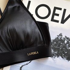 ‼️⚠️⚠️⚠️LaPerla新款缎面柔光三角杯内衣文胸 • ✨ 柔光缎面,自带高级感细腻缎面面料,自 ‼️⚠️⚠️⚠️LaPerla新款缎面柔光三角杯内衣文胸 • ✨ 柔光缎面,自带高级感细腻缎面面料,自