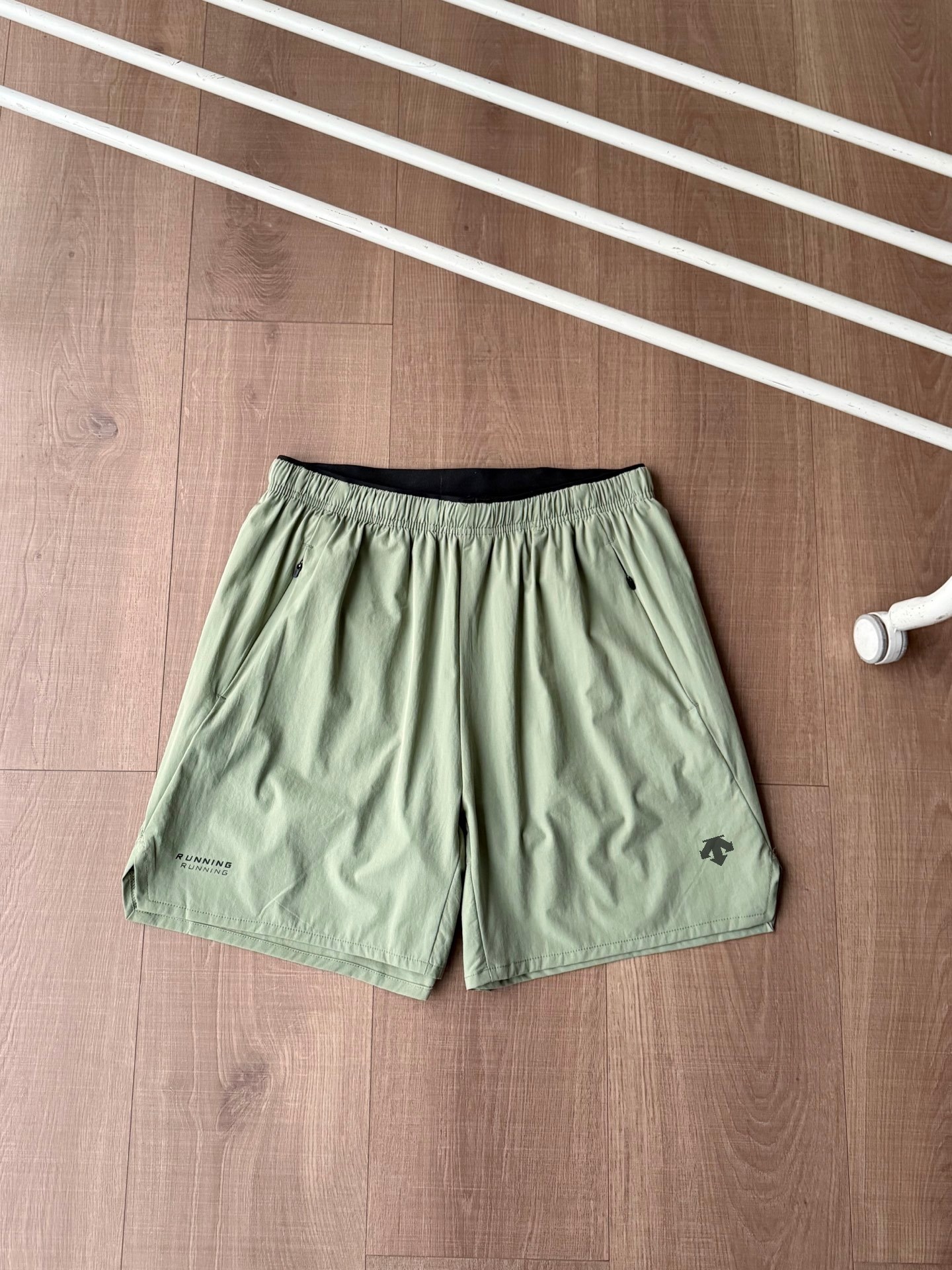 Alternative view of Shorts 05544