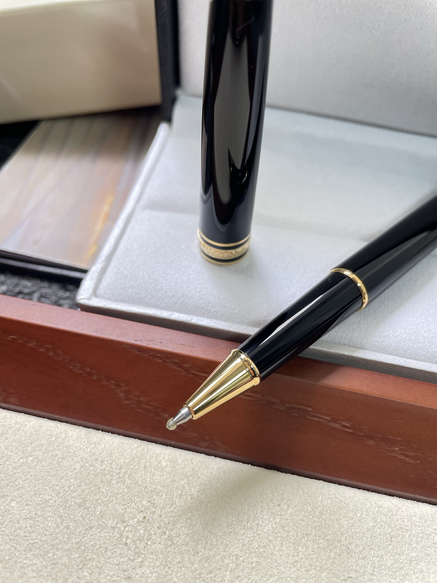 黑金签字笔