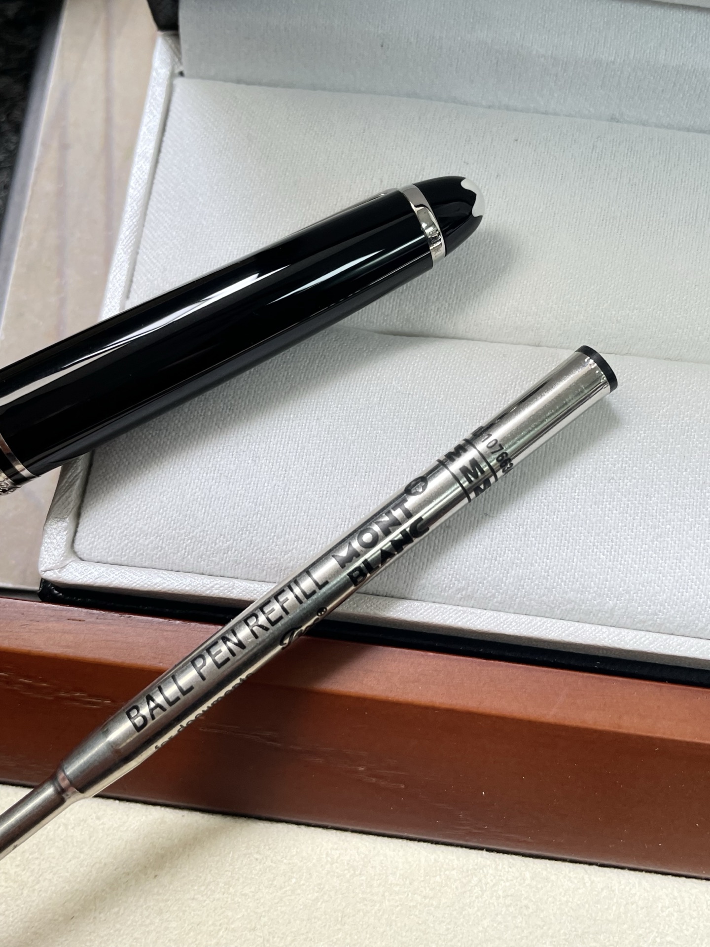 黑银圆珠笔