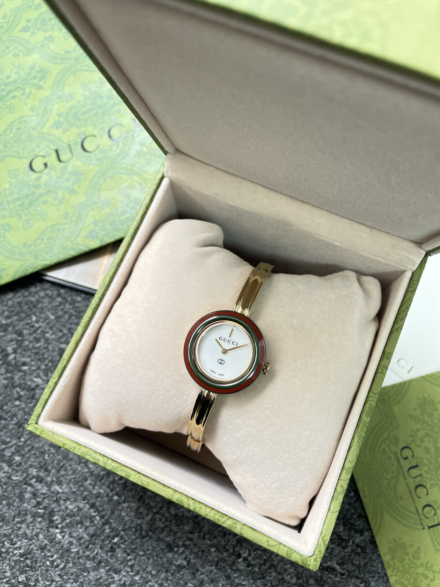 NO:670350,red green,19860909红绿色,,Watch