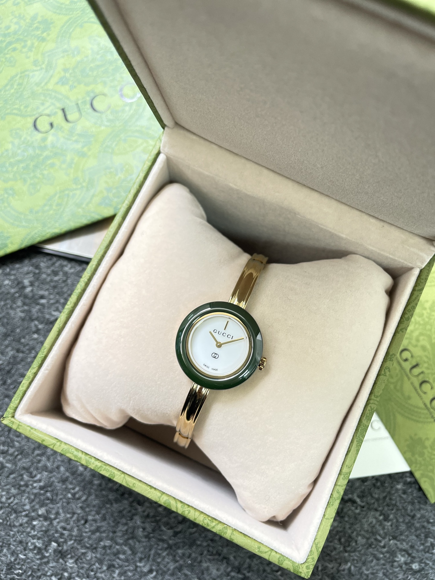 NO:670345,green,19860909绿色,,Watch