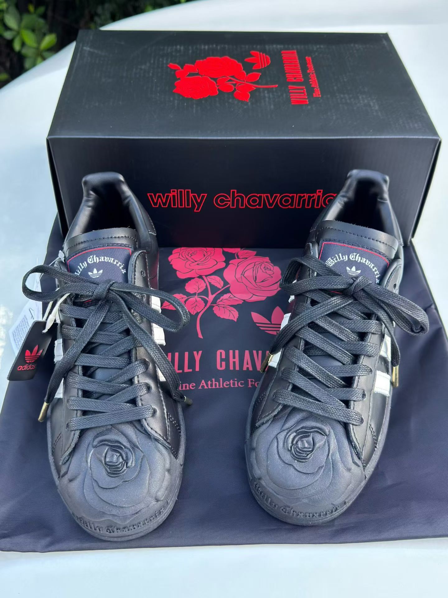 [庆祝][庆祝][庆祝]2026 春夏季新款 见壳头 adidas originals × Willy Chavarria SUPERSTAR Rose 联名款 独特的鞋头浮雕玫瑰设计,充满浪漫而有力量感! 复古百搭板鞋! [烟花] 李现 明星同款 [烟花] 情侣款 男女鞋 货号 #KI5156