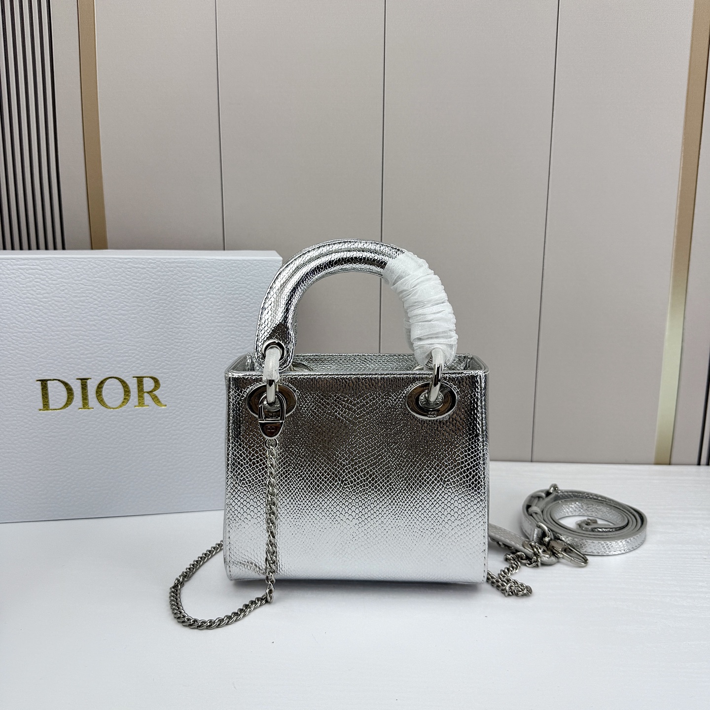 Dior迪奥戴妃包蜥蜴纹可可爱爱 小巧玲珑 优雅精致 仙女必备款尺寸：17.8.15