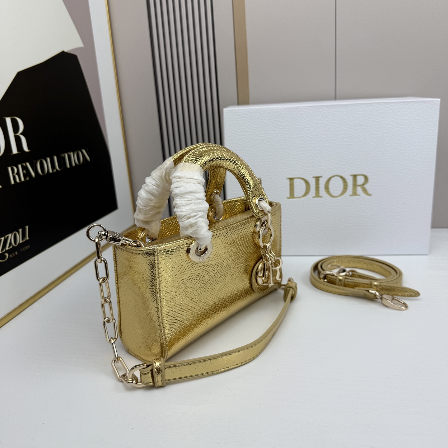 横版mini迪奥Dior 蜥蜴纹戴妃包🖤经典配色超级百搭比较稀有的皮质，搭配超级洋气🫧尺寸17.14
