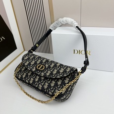 刺绣链条包,3Montaigne D-Vine链条手袋蓝色 Oblique 印花面料这款30 Monta 刺绣链条包,3Montaigne D-Vine链条手袋蓝色 Oblique 印花面料这款30 Monta