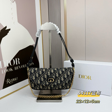 刺绣链条包,3Montaigne D-Vine链条手袋蓝色 Oblique 印花面料这款30 Monta 刺绣链条包,3Montaigne D-Vine链条手袋蓝色 Oblique 印花面料这款30 Monta