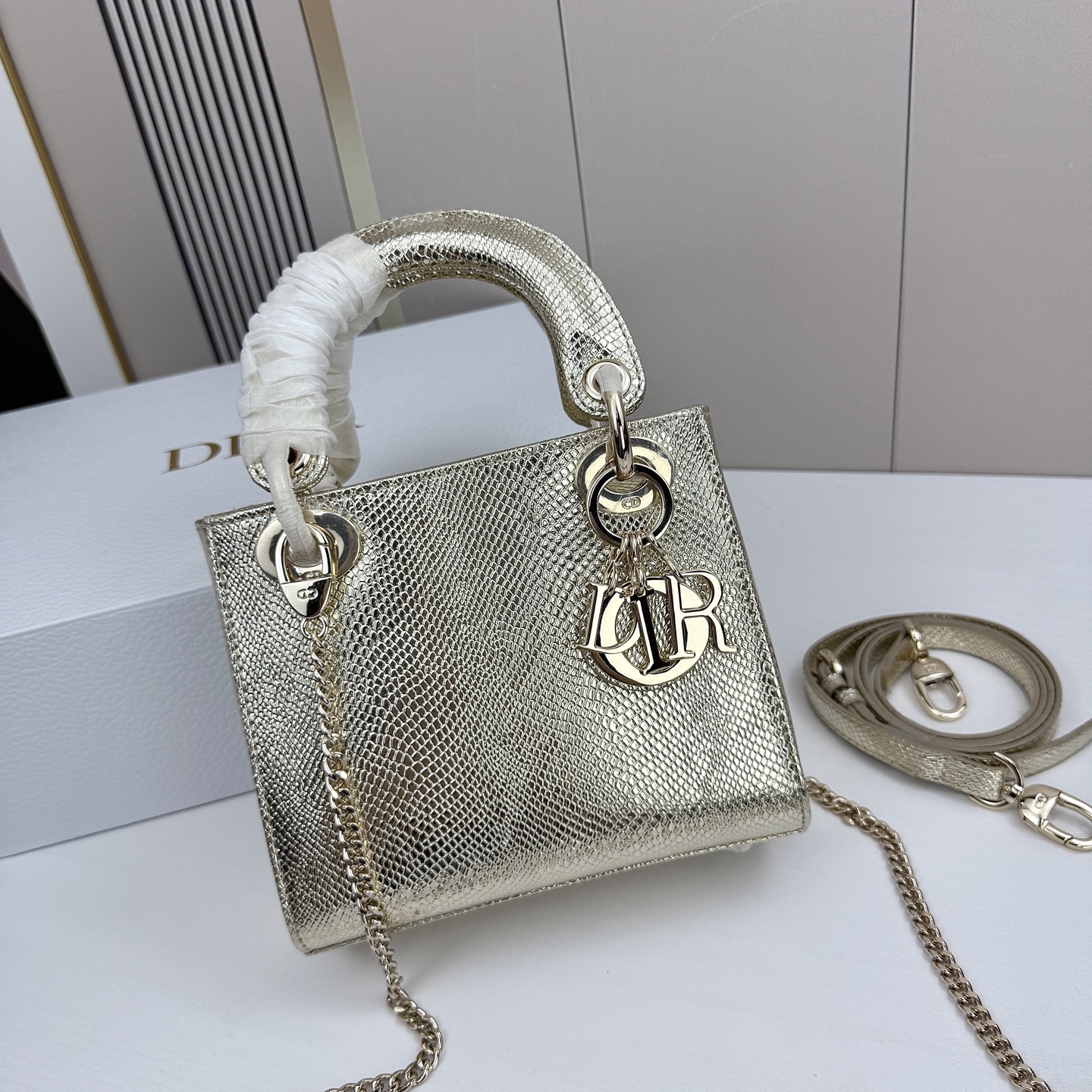 Dior迪奥戴妃包蜥蜴纹可可爱爱 小巧玲珑 优雅精致 仙女必备款尺寸：17.8.15